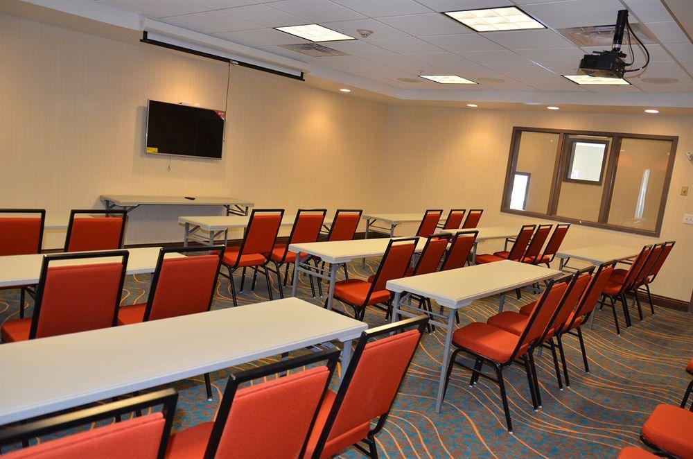 Holiday Inn Express & Suites Cheektowaga North East By Ihg מראה חיצוני תמונה
